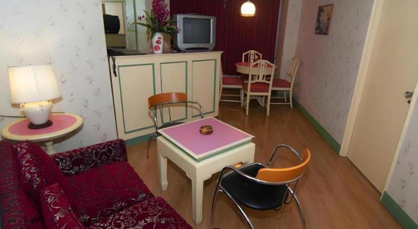 Florida Hotel Хатъяй Экстерьер фото